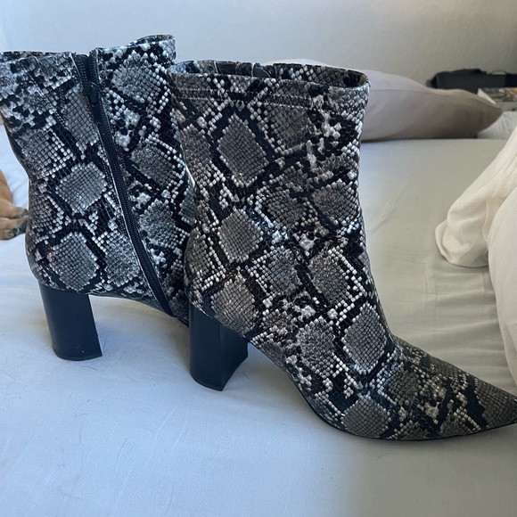 🐍 beautiful snake boots 😍😍 - Picture 4 of 5